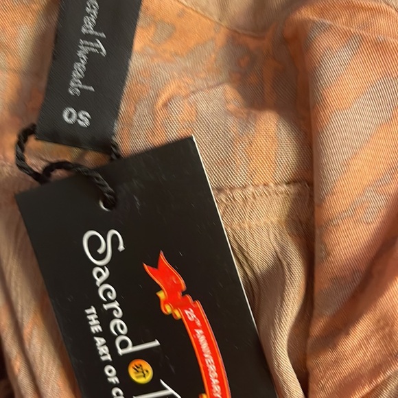 NWT.  CARDIGAN by Sacred Threads.  BL/RD6.   222410 - Picture 3 of 4